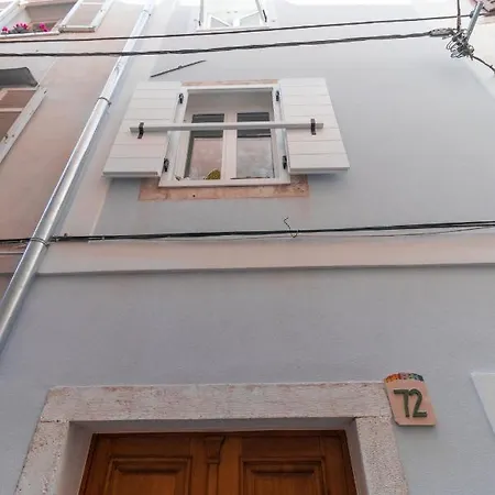 Pia Apartment *